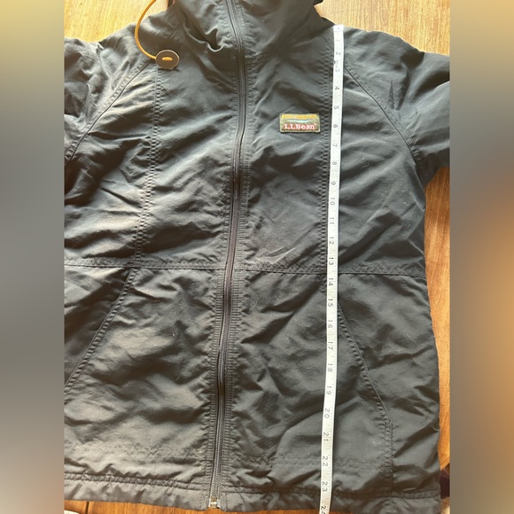 L.L. Bean lightly insulated jacket - Picture 4 of 4